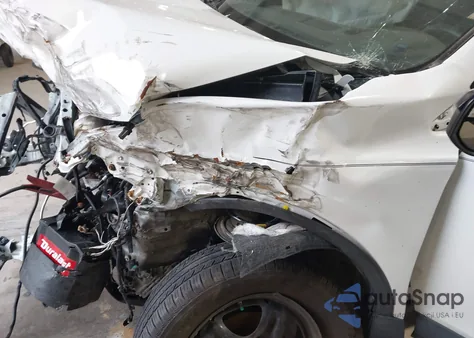 2018 Toyota Rav4 Le z USA, uszkodzony, nr VIN JTMZFREV3JJ197336